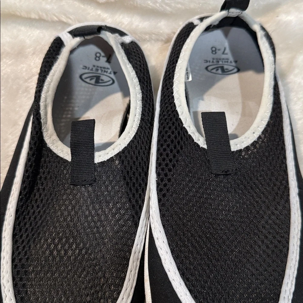Athletic Works stylish black